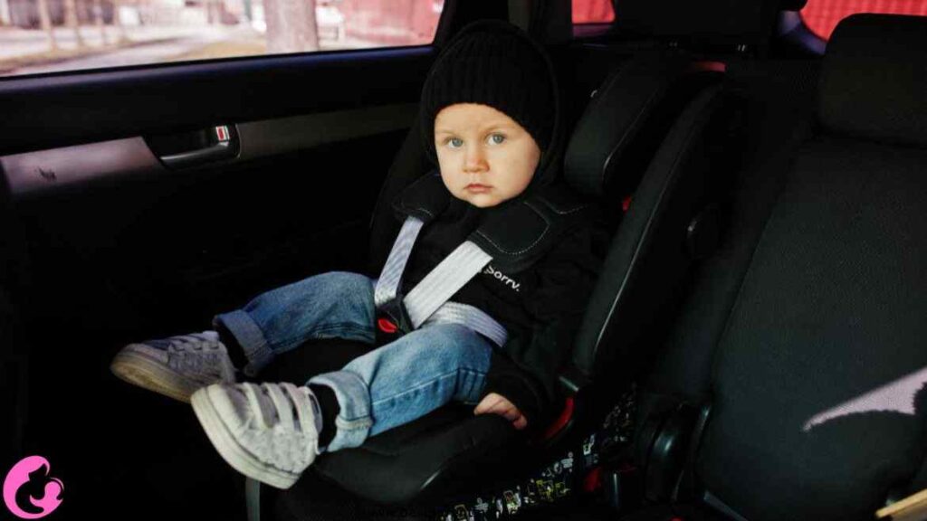 can my baby wear a sweatshirt in car seat